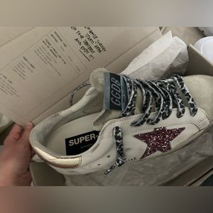 Golden goose’s size 6 barley worn, great condition, very comfortable,